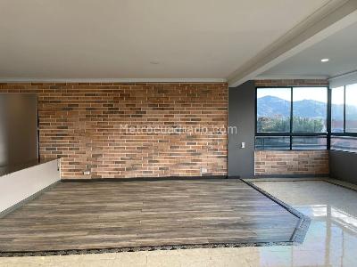 Apartamento de 3 alcobas en venta en Los Balsos, Medellín, 200 m² · foto 2 de 20