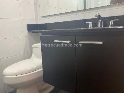 Apartamento de 3 alcobas en arriendo en El Poblado, Medellín, 154 m² · foto 17 de 19