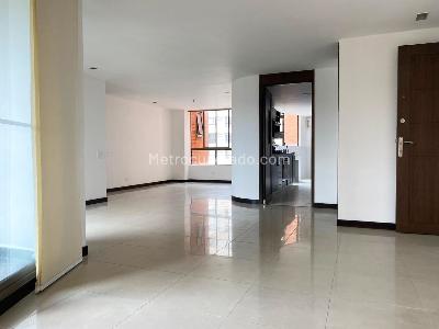 Apartamento de 3 alcobas en arriendo en El Poblado, Medellín, 154 m² · foto 4 de 19