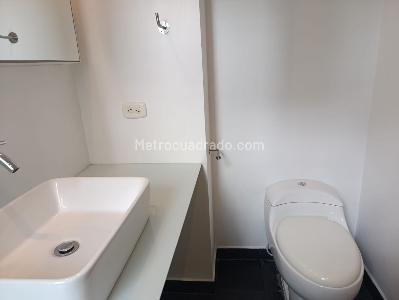 Apartamento de 3 alcobas en arriendo en Los Balsos, Medellín, 130 m² · foto 17 de 20