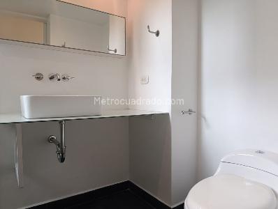 Apartamento de 3 alcobas en arriendo en Los Balsos, Medellín, 130 m² · foto 19 de 20