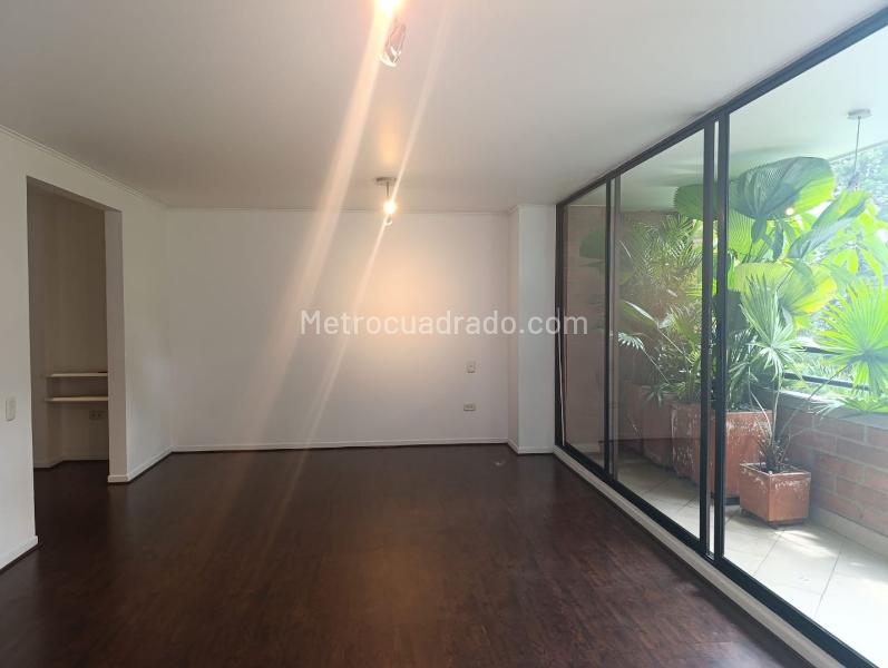 Apartamento de 3 alcobas en El Poblado en entorno tranquilo - 3