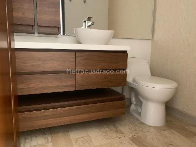 Apartamento en arriendo en El Poblado, Medellín · foto 16 de 19