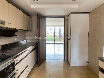 Apartamento en arriendo en El Poblado, Medellín · foto 5 de 19