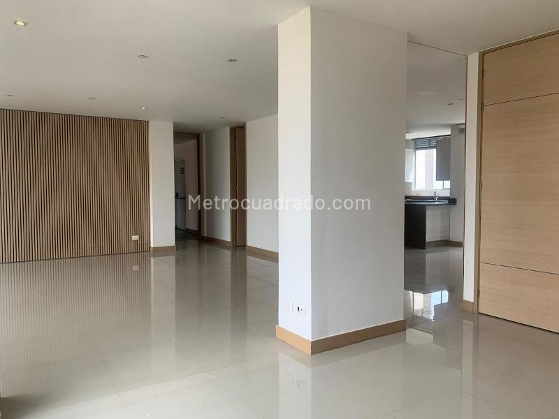 4BR Apartment with Jacuzzi in El Poblado - 2