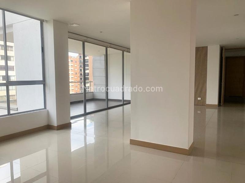 4BR Apartment with Jacuzzi in El Poblado - 3
