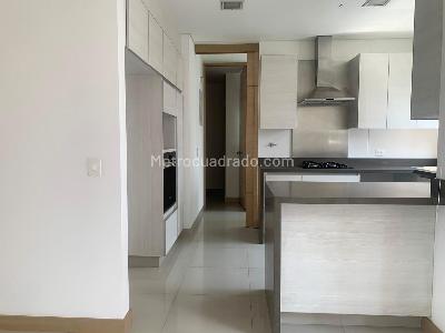 Apartamento de 3 alcobas en arriendo en El Poblado, Medellín, 173 m² · foto 5 de 18