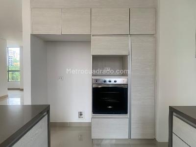 Apartamento de 3 alcobas en arriendo en El Poblado, Medellín, 173 m² · foto 8 de 18