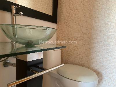 Apartamento de 3 alcobas en arriendo en El Poblado, Medellín, 114 m² · foto 17 de 19