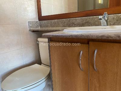 Apartamento de 3 alcobas en arriendo en El Poblado, Medellín, 90 m² · foto 17 de 18