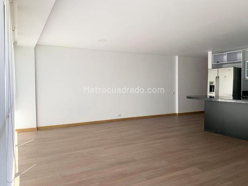 Estudio de 1 Alcoba con Parqueadero en El Poblado - 3