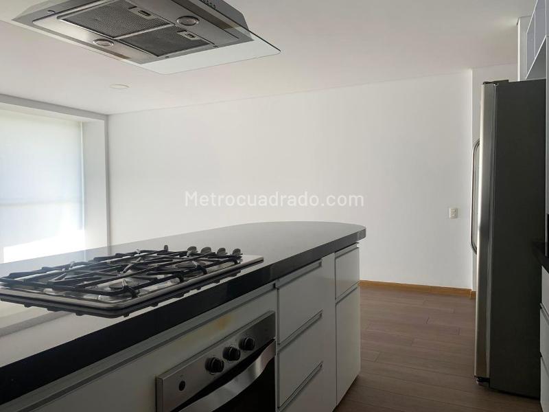 Estudio de 1 Alcoba con Parqueadero en El Poblado - 6