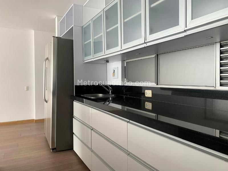 Estudio de 1 Alcoba con Parqueadero en El Poblado - 7