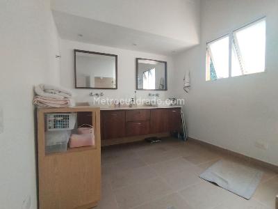 Casa de 4 alcobas en venta en El Poblado, Medellín, 367 m² · foto 17 de 18