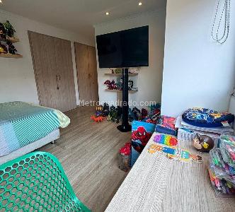 Apartamento de 3 alcobas en venta en Patio Bonito, Medellín, 172 m² · foto 11 de 15