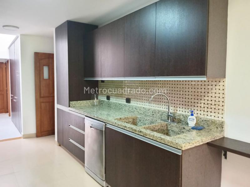 4BR House for Rent in El Poblado with Pool & 24/7 Security - 8