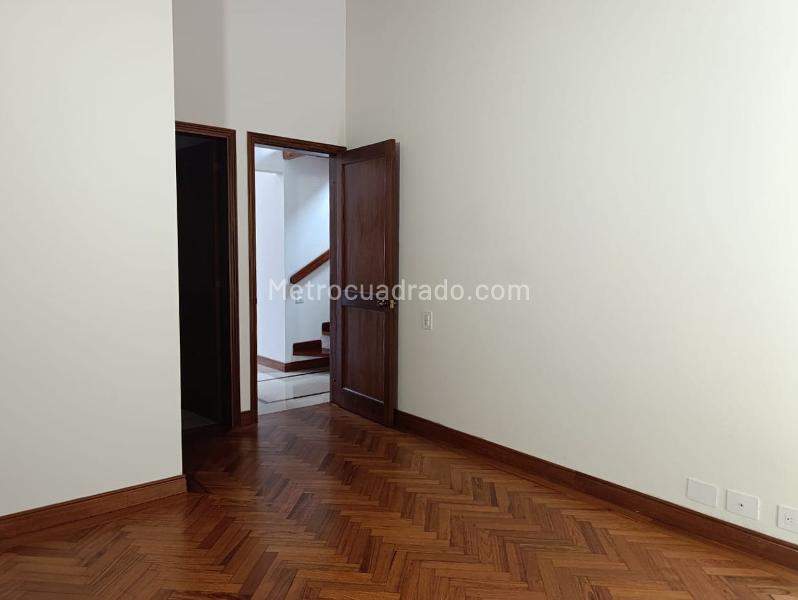 3BR House with Fireplace in El Poblado (Gated Unit) - 9