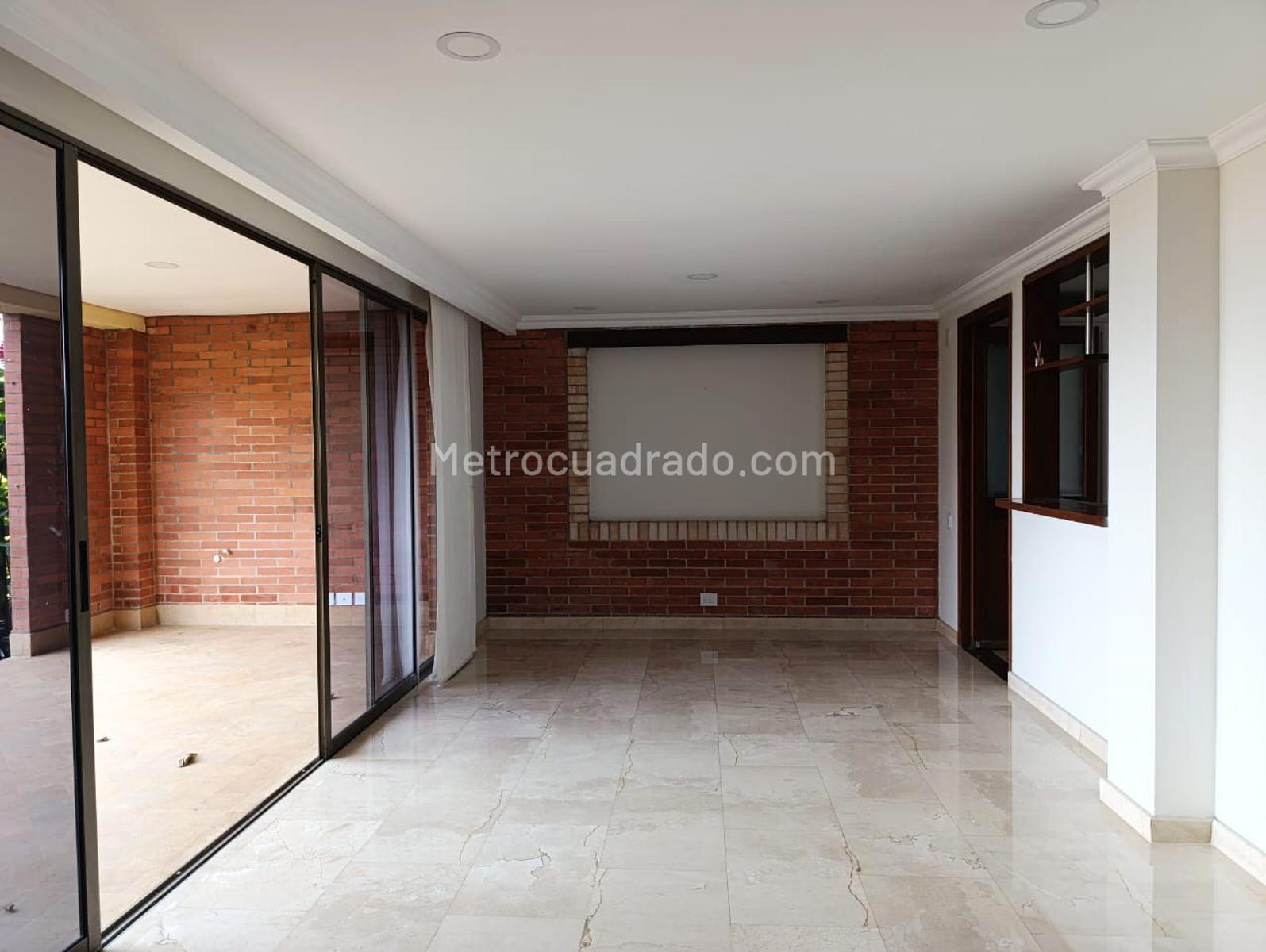 Casa de 3 habitaciones en venta en El Poblado, Medellín — imagen 1 de 20