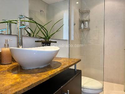 Apartamento de 2 alcobas en venta en El Poblado, Medellín, 210 m² · foto 16 de 20