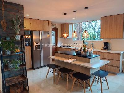 Casa de 3 alcobas en venta en Envigado, Envigado, 218 m² · foto 4 de 18