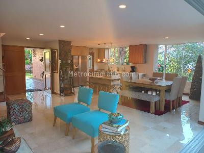 Casa de 3 alcobas en venta en Envigado, Envigado, 218 m² · foto 6 de 18