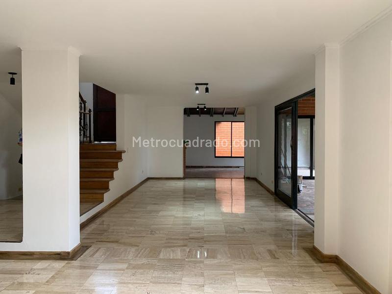 3BR House with Pool in El Poblado - 2