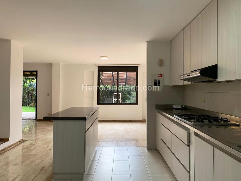 3BR House with Pool in El Poblado - 4