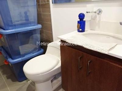 Apartamento de 2 alcobas en venta en El Poblado, Medellín, 104 m² · foto 9 de 13