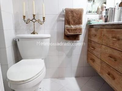 Apartamento de 2 alcobas en venta en El Poblado, Medellín, 104 m² · foto 10 de 13