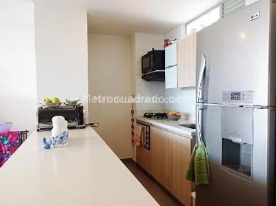 Apartamento de 2 alcobas en venta en El Poblado, Medellín, 104 m² · foto 4 de 13