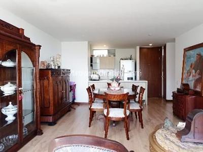 Apartamento de 2 alcobas en venta en El Poblado, Medellín, 104 m² · foto 2 de 13