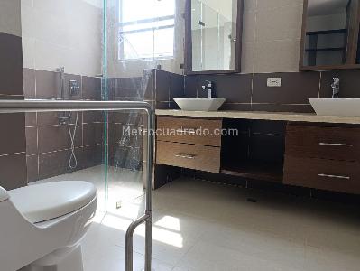 Apartamento de 3 alcobas en venta en Los Balsos, Medellín, 244 m² · foto 16 de 19