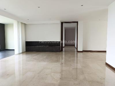 Apartamento de 3 alcobas en venta en Los Balsos, Medellín, 244 m² · foto 2 de 19