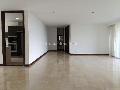 Apartamento de 3 alcobas en venta en Los Balsos, Medellín, 244 m² · foto 3 de 19