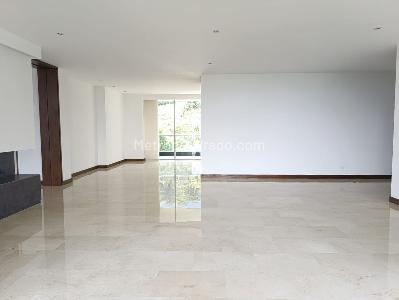 Apartamento de 3 alcobas en venta en Los Balsos, Medellín, 244 m² · foto 5 de 19