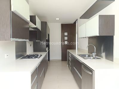 Apartamento de 3 alcobas en venta en Los Balsos, Medellín, 244 m² · foto 6 de 19