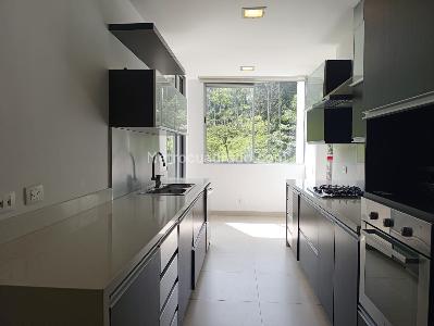Apartamento de 3 alcobas en venta en Los Balsos, Medellín, 244 m² · foto 7 de 19