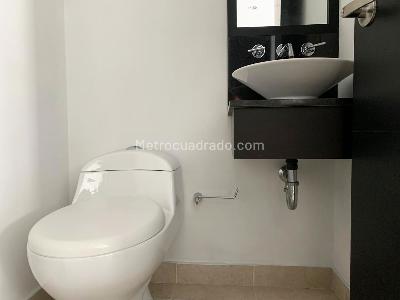 Apartamento de 1 alcoba en arriendo en Alejandría, Medellín, 55 m² · foto 10 de 11