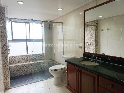Apartamento en venta en El Poblado, Medellín · foto 14 de 19