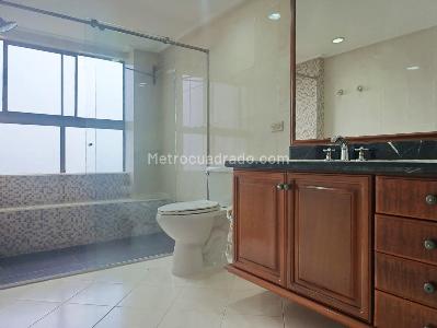 Apartamento en venta en El Poblado, Medellín · foto 15 de 19