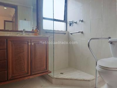 Apartamento en venta en El Poblado, Medellín · foto 17 de 19