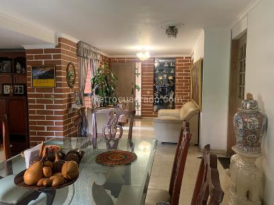 Apartamento de 3 alcobas en venta en El Poblado, Medellín, 164 m² · foto 2 de 15