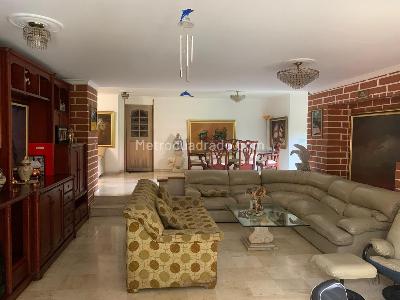 Apartamento de 3 alcobas en venta en El Poblado, Medellín, 164 m² · foto 4 de 15