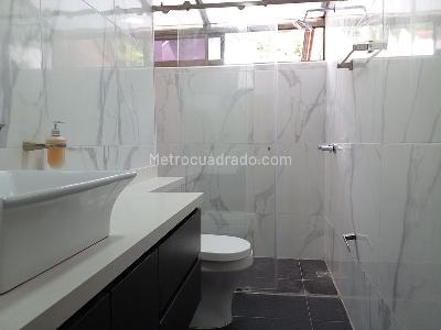 Casa de 3 alcobas en venta en El Poblado, Medellín, 250 m² · foto 17 de 20