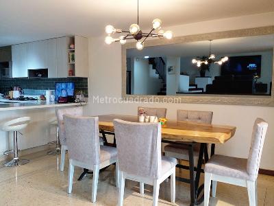 Casa de 3 alcobas en venta en El Poblado, Medellín, 250 m² · foto 3 de 20