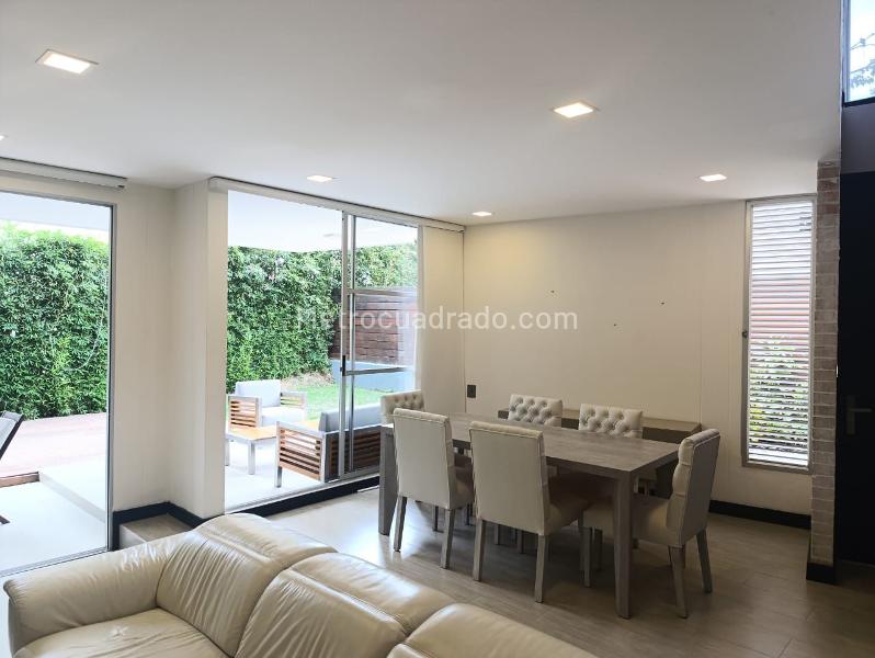 Furnished 4BR House with 5 Baths in El Poblado - 2