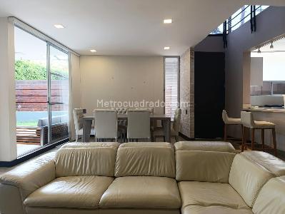 Casa en arriendo en El Poblado, Medellín · foto 3 de 20