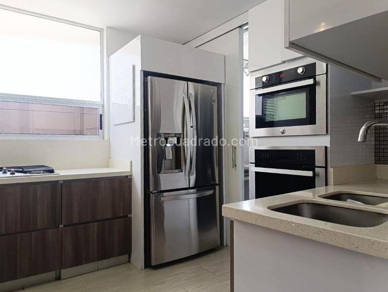 Casa Amoblada de 4 Alcobas con 5 Baños en El Poblado - 7