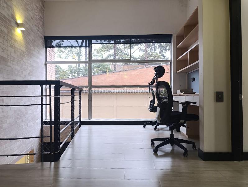 Casa Amoblada de 4 Alcobas con 5 Baños en El Poblado - 8