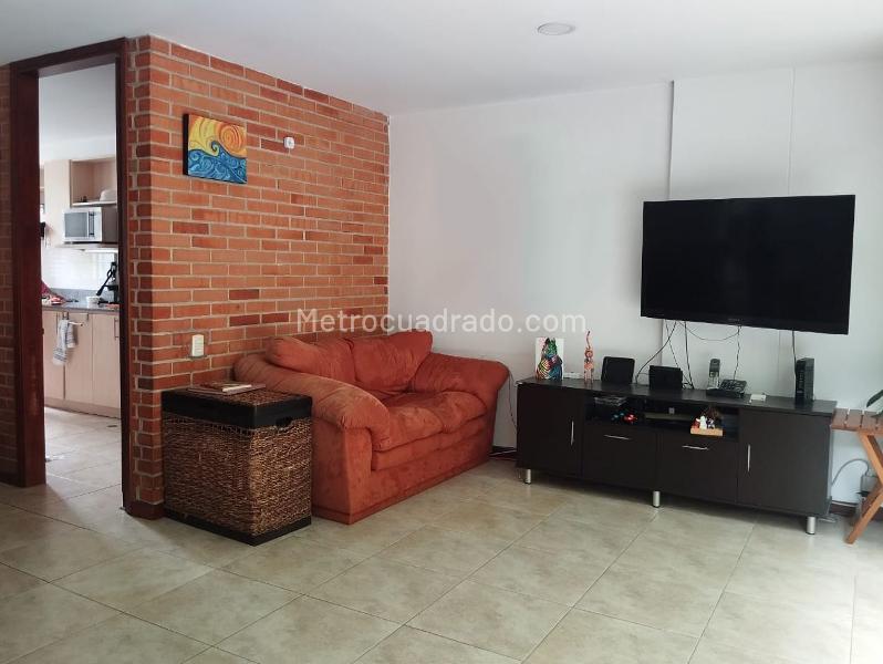 Casa Encantadora de 3 Alcobas en El Poblado con Piscina - 4